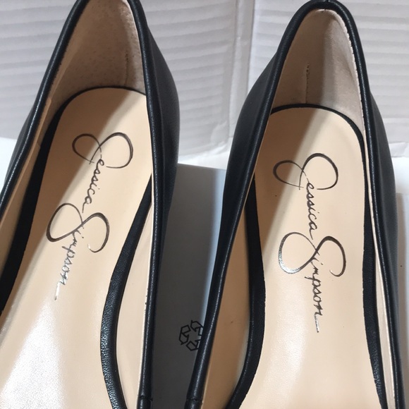 Jessica Simpson leather flats - Picture 3 of 7